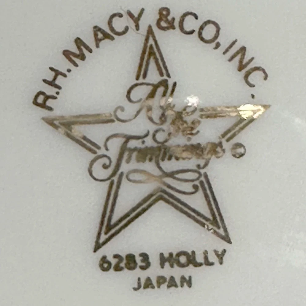 MACY'S‎ All the Trimmings HOLLY 6283SUGAR BOWL with LID Made In Japan